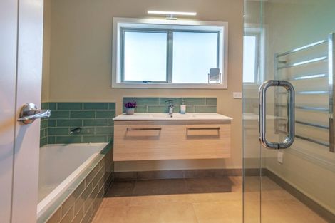 Photo of property in 17 Bell Street, Otane, 4202