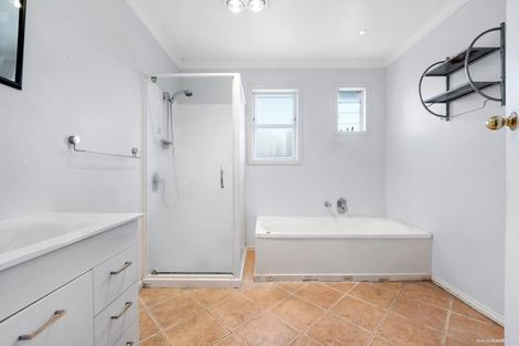 Photo of property in 22 Adams Road, Manurewa, Auckland, 2102