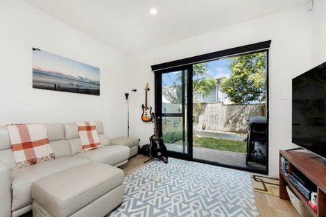 Photo of property in 4/28 Vodanovich Road, Te Atatu South, Auckland, 0610