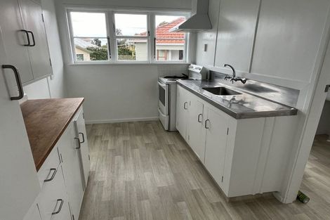 Photo of property in 9-11 Raleigh Street, Vogeltown, New Plymouth, 4310