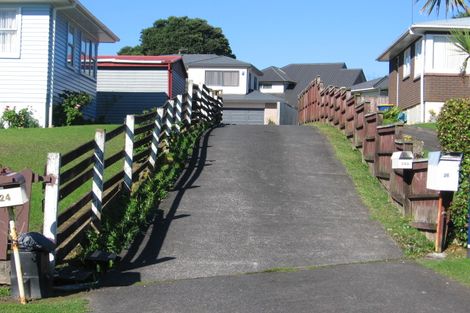Photo of property in 24 Bodi Place, Te Atatu South, Auckland, 0610