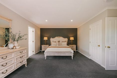 Photo of property in 20 Abby Road, Fitzherbert, Palmerston North, 4410