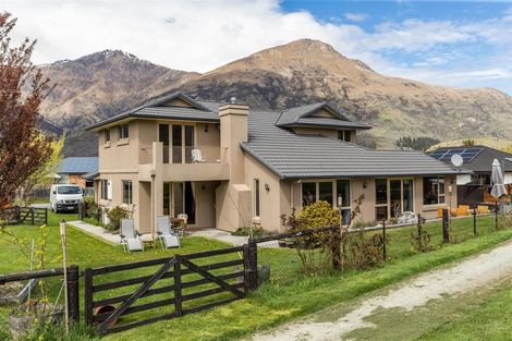 Photo of property in 13 Ada Place, Lake Hayes, Queenstown, 9304