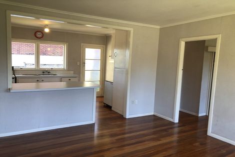 Photo of property in 2/32 Alamein Avenue, Belmont, Auckland, 0622