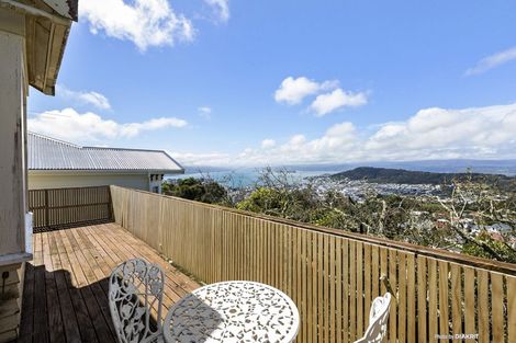 Photo of property in 37 Karepa Street, Brooklyn, Wellington, 6021