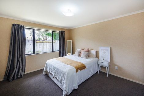 Photo of property in 10 Boston Parade, Kelvin Grove, Palmerston North, 4414
