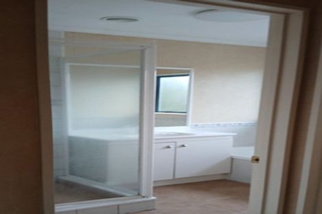 Photo of property in 14 Harobed Place, Weymouth, Auckland, 2103