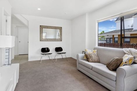 Photo of property in 2/99 Matipo Road, Mairangi Bay, Auckland, 0630