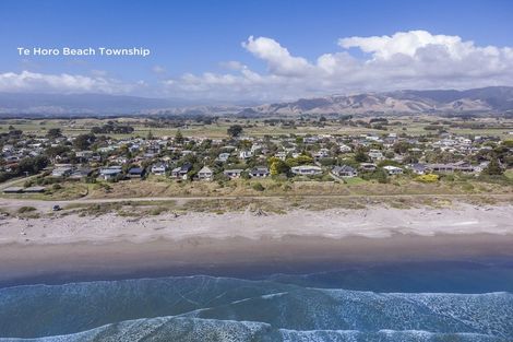 Photo of property in 7 Gawler Street, Te Horo Beach, Otaki, 5581