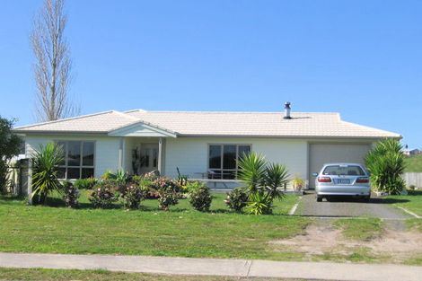 Photo of property in 3 Hawk Hill Crescent, Cooks Beach, Whitianga, 3591
