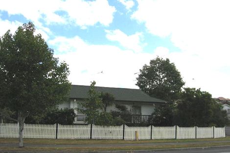 Photo of property in 62 Unsworth Drive, Unsworth Heights, Auckland, 0632