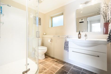 Photo of property in 14 Churchill Avenue, Hokowhitu, Palmerston North, 4410