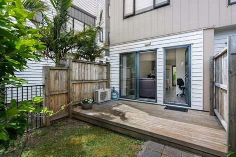 Photo of property in 5/122 Pooks Road, Ranui, Auckland, 0612