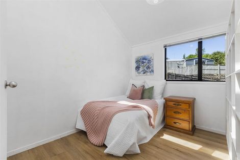 Photo of property in 50 Robbies Road, Shelly Park, Auckland, 2014