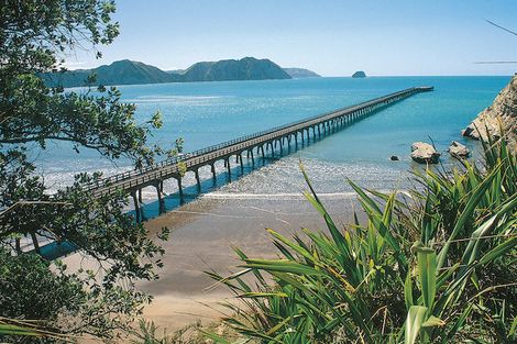 Photo of property in 68 Banks Street, Tolaga Bay, 4077