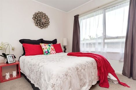 Photo of property in 1/38 Kirrie Avenue, Te Atatu South, Auckland, 0610