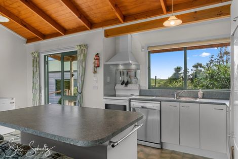 Photo of property in 7 Te Opi Road East, Whakapirau, Maungaturoto, 0583