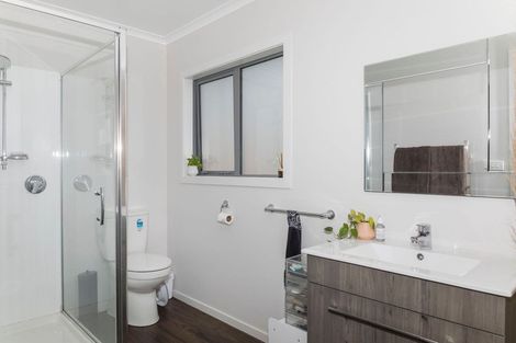 Photo of property in 220 Cowper Road, Dannevirke, 4976