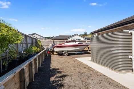 Photo of property in 5 Minerva Avenue, Helensville, 0800
