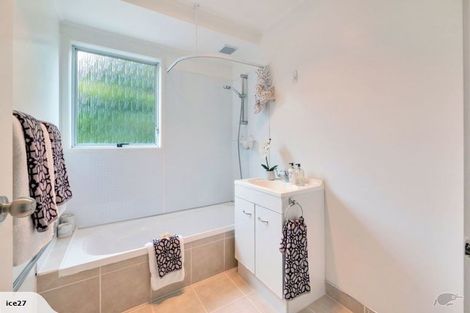 Photo of property in 12 Topliss Drive, Northcross, Auckland, 0632