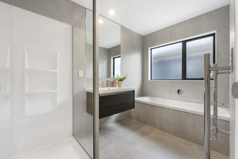 Photo of property in 109 Waituarua Drive, Takanini, Auckland, 2112