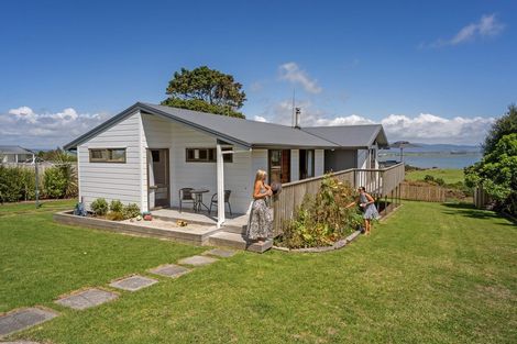Photo of property in 32 Arawa Avenue, Maketu, Te Puke, 3189