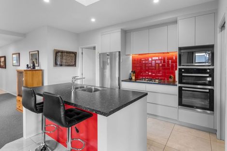 Photo of property in 9 Ruapai Drive, Levin, 5571