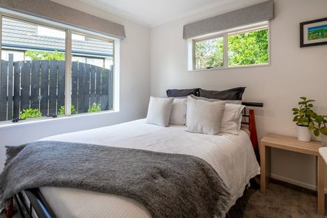 Photo of property in 1a Compass Place, Te Atatu Peninsula, Auckland, 0610