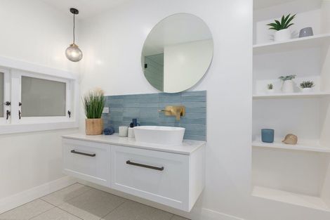 Photo of property in 89 Paremata Road, Paremata, Porirua, 5024