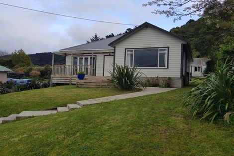 Photo of property in 21-23 Watt Street, Featherston, 5710