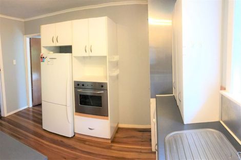 Photo of property in 21 Lyndfield Lane, Newlands, Wellington, 6037