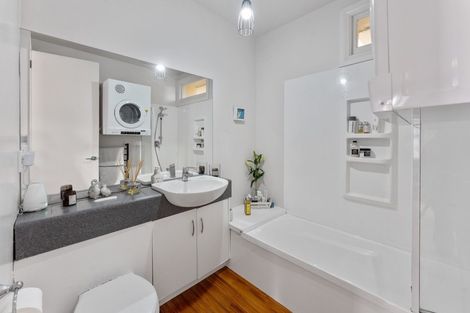 Photo of property in Columbia Apartments, 18/32 Cuba Street, Te Aro, Wellington, 6011