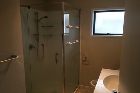 Photo of property in 2/24 Frank Evans Place, Henderson, Auckland, 0610