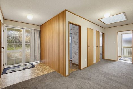 Photo of property in 6 Dominica Crescent, Grenada Village, Wellington, 6037