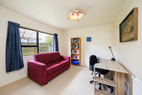 Photo of property in 16 Delta Place, Milson, Palmerston North, 4414