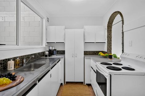 Photo of property in 4/3 Glen Road, Browns Bay, Auckland, 0630