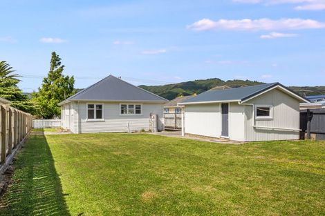 Photo of property in 15 Totara Street, Wainuiomata, Lower Hutt, 5014