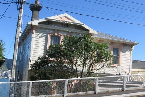 Photo of property in 67 Hawker Street, Mount Victoria, Wellington, 6011