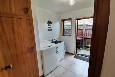 Photo of property in 11 Amdale Avenue, Broomfield, Christchurch, 8042