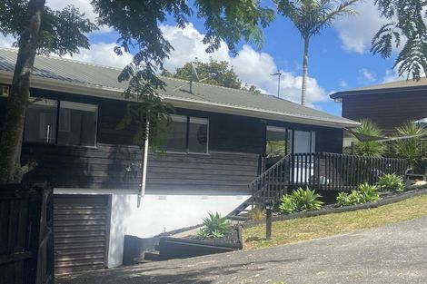 Photo of property in 2/15 Valecrest Place, Bayview, Auckland, 0629