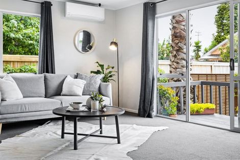 Photo of property in 2/60 Taikata Road, Te Atatu Peninsula, Auckland, 0610