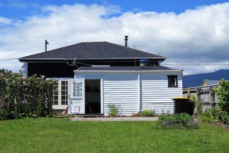 Photo of property in 44 Adderley Street, Westport, 7825