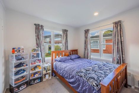 Photo of property in 2/18 Fowler Street, Northcote, Auckland, 0627