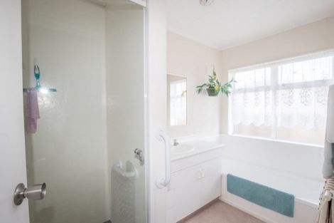 Photo of property in 39 Darlington Street, Ngatea, 3503