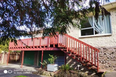 Photo of property in 27 Fitzwater Place, Henderson, Auckland, 0612