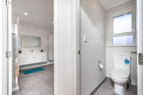 Photo of property in 52 Kiwi Crescent, Tawa, Wellington, 5028