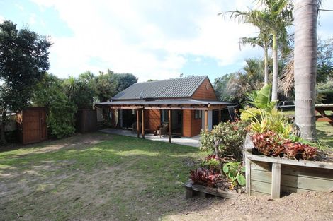 Photo of property in 160 Waimaire Avenue, Matarangi, Whitianga, 3592