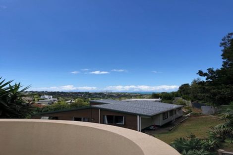 Photo of property in 4 Adelie Place, Murrays Bay, Auckland, 0630