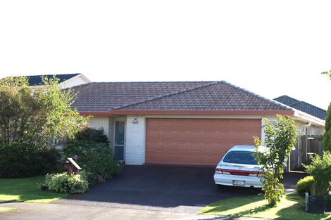 Photo of property in 114 Golfland Drive, Golflands, Auckland, 2013