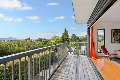 Photo of property in 26 Peter Terrace, Castor Bay, Auckland, 0620